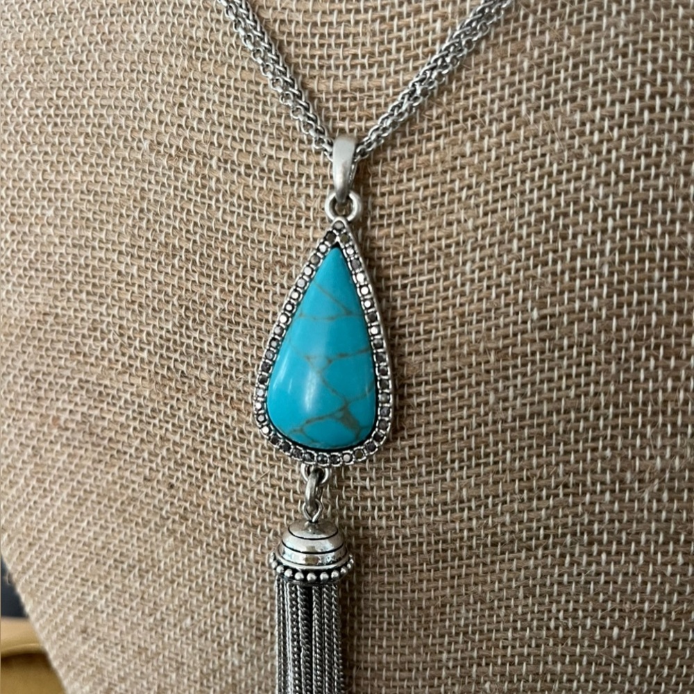 LUCKY BRAND faux Turquoise & Silver Tone Pendant Necklace